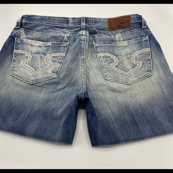 Big Star Maddie mid rise regular cut jeans. - Picture 2 of 4